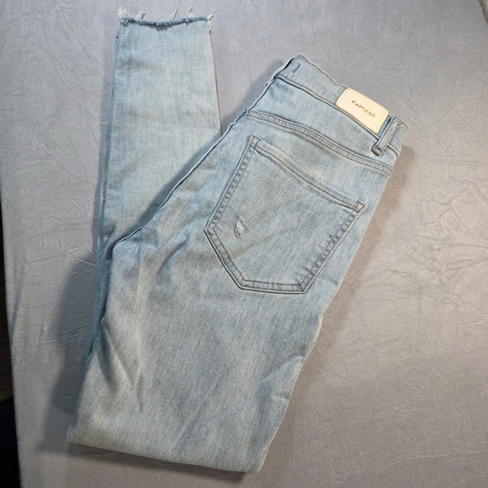 Express Womens High Rise Skinny Jeans Light Wash‎ Distressed Raw Hem Size 4/27